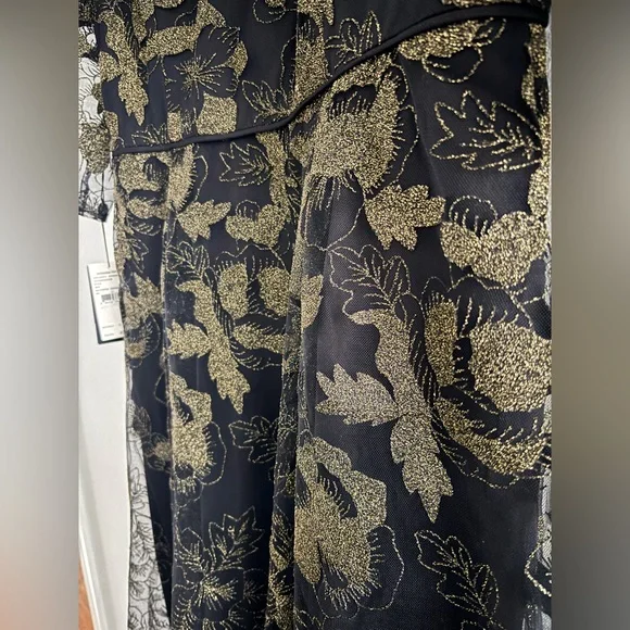 Adrianna Papell Black and Gold Lace Mesh Dress Long Sleeves Gown Size 12 - Picture 4 of 16